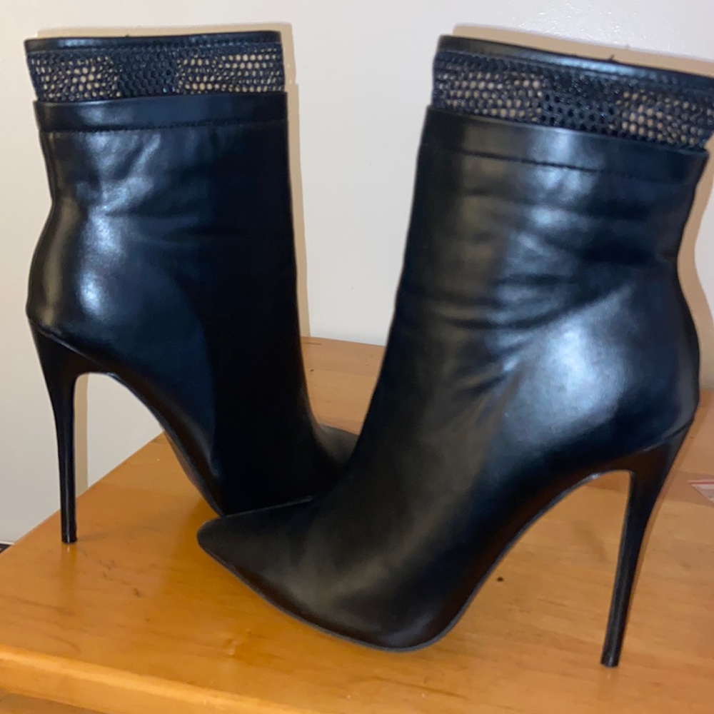 Black heels, worn once, size 7